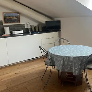 Meschihouse - Leonardo 35 , Lecco Włochy